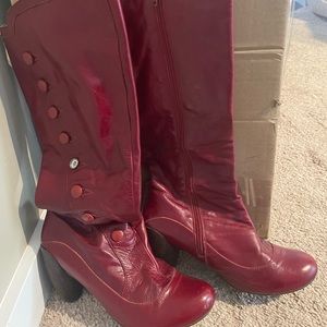 Brand Jump size 8 scarlet colour